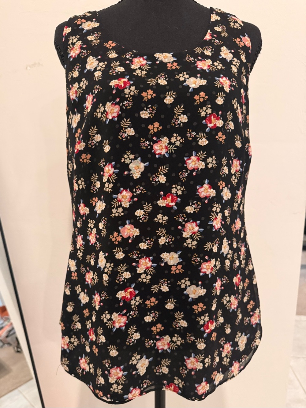 Chico's Black Floral Sleeveless Tank